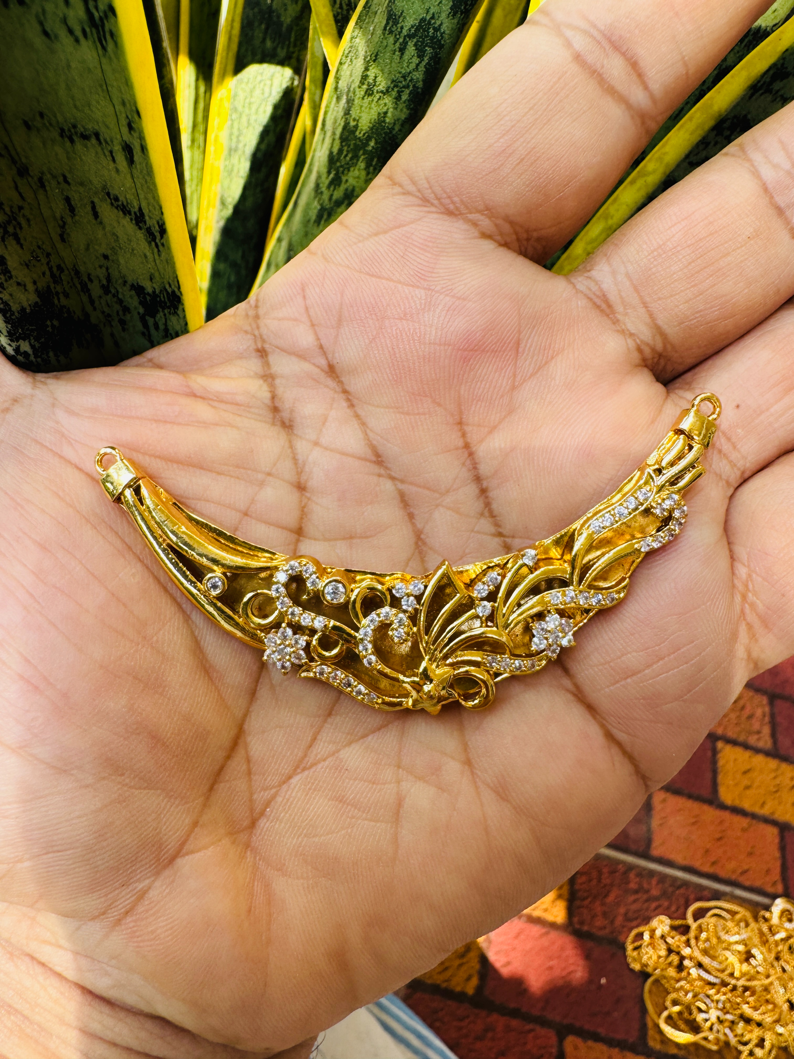 ESH Stylish Rich Look High Quality Gold Plated Sawadi Pendant