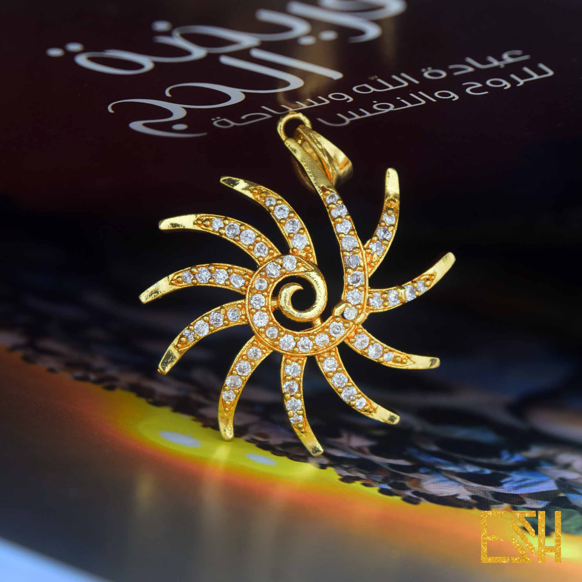 ESH Stylish Rich Look Good Quality Gold Plated Star Sun Theme Pendant for Women