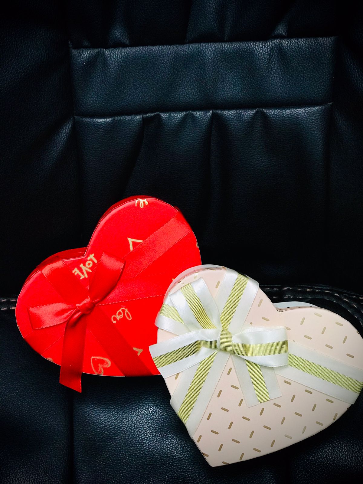Romantic Heart-Shaped Festive Gift Boxes with Ribbon Bows - Red