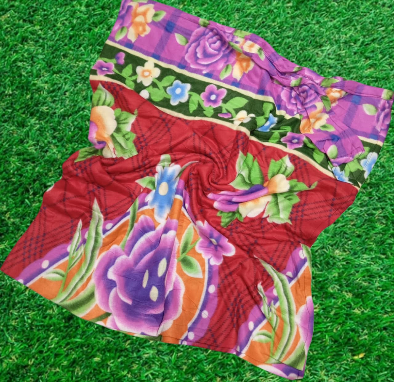 6├â┬ù5 Red and Purple floral patterned blanket.