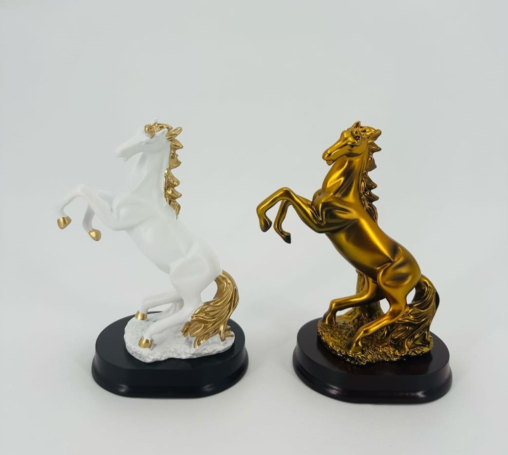 medium sized resin horse ornaments